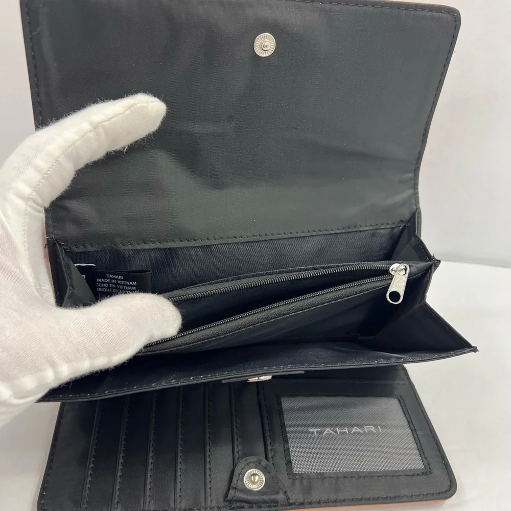 ⭐️TAHARI💯WOMENS BLUSH COLOR, WALLET, CLUTCH STYLE VEGAN LEATHER, RFID PROTECTED